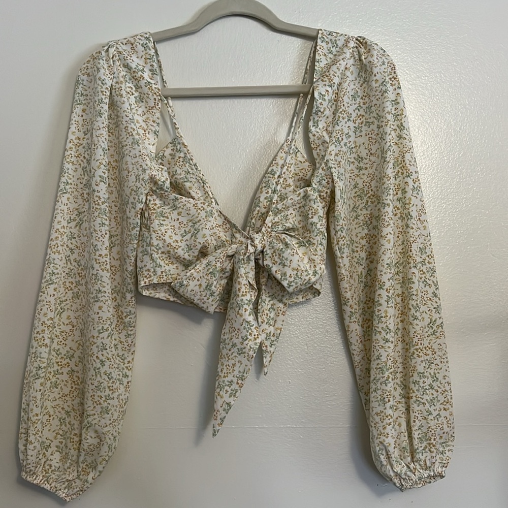 Golden Hour LS Tie-Back Floral Crop Top - Picture 10 of 12